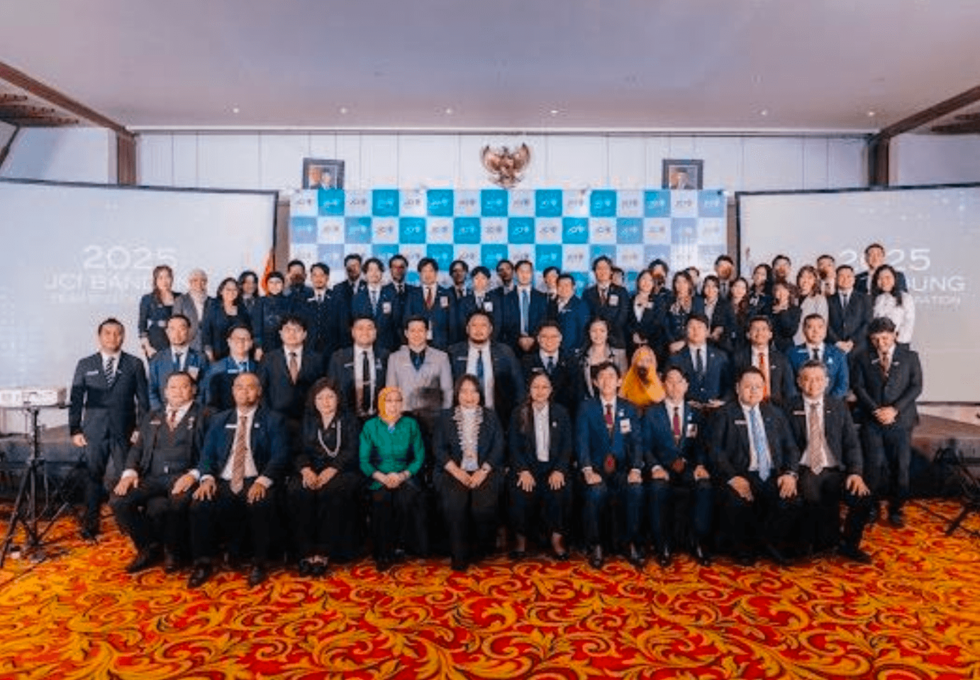 2025 JCI Bandung 행사 참석자 단체 사진